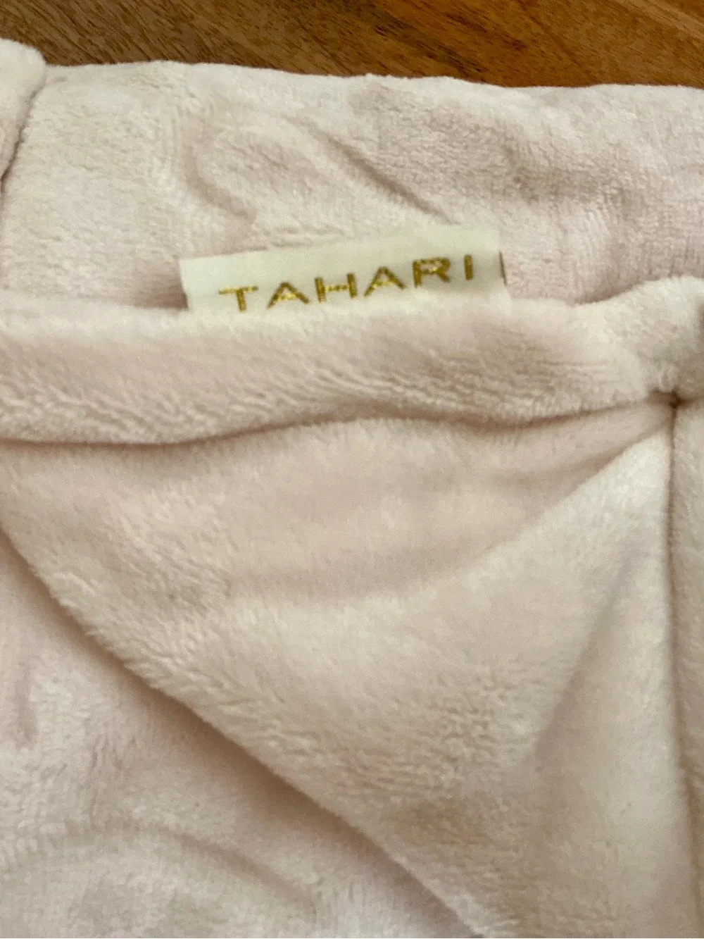 Tahari Baby Super Soft Plush Blanket Pale Pink NWT Embossed Hearts